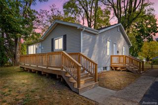 790 Cameron Avenue, Pontiac, MI 48340