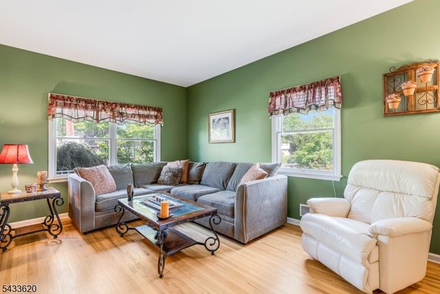 228 Woodside Ln, Bridgewater Twp., NJ 08807