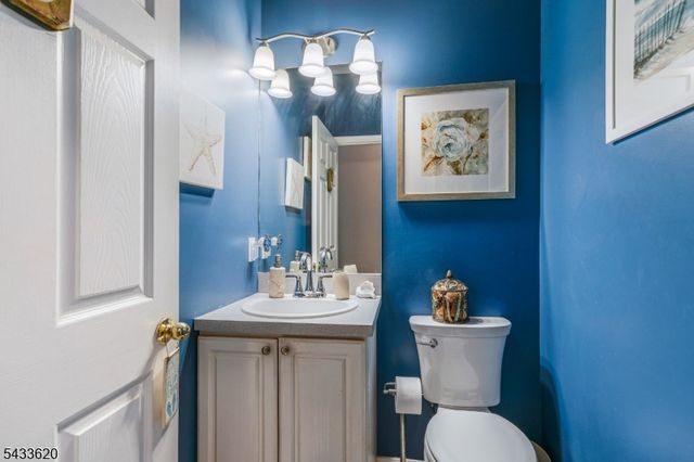 228 Woodside Ln, Bridgewater Twp., NJ 08807