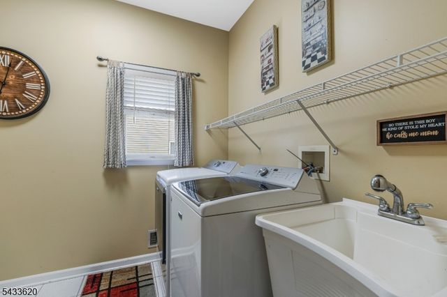 228 Woodside Ln, Bridgewater Twp., NJ 08807