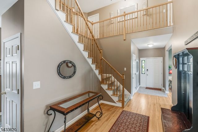 228 Woodside Ln, Bridgewater Twp., NJ 08807
