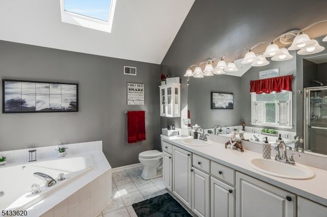 228 Woodside Ln, Bridgewater Twp., NJ 08807