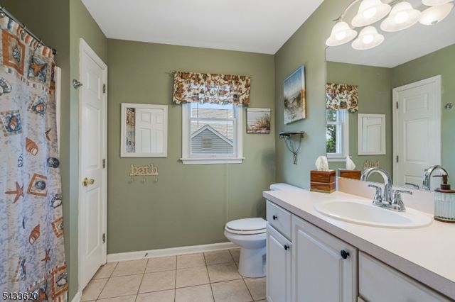 228 Woodside Ln, Bridgewater Twp., NJ 08807