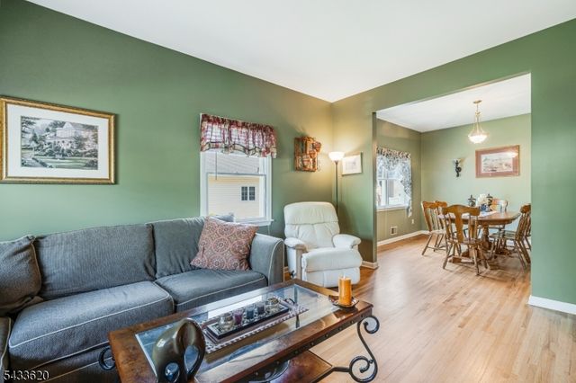228 Woodside Ln, Bridgewater Twp., NJ 08807