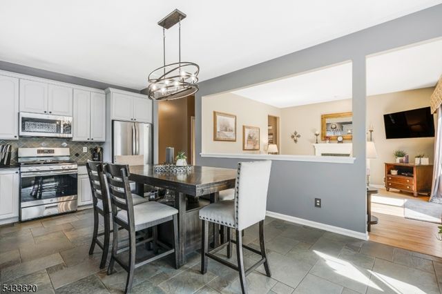228 Woodside Ln, Bridgewater Twp., NJ 08807