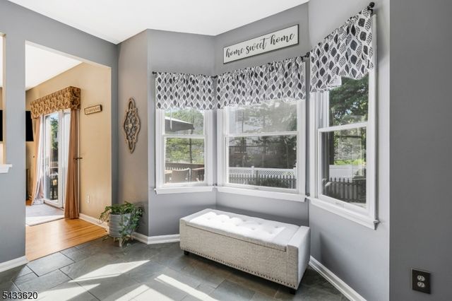 228 Woodside Ln, Bridgewater Twp., NJ 08807