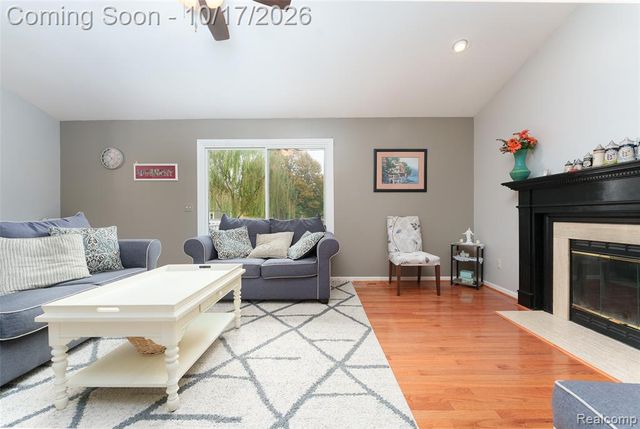 3340 Bennington Drive, Wixom, MI 48393