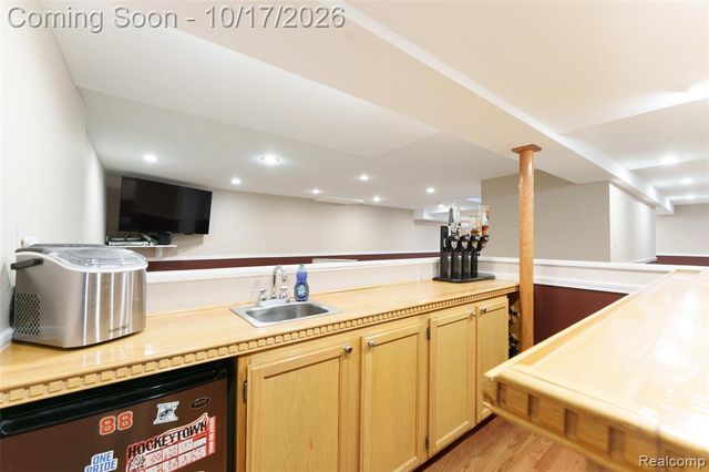 3340 Bennington Drive, Wixom, MI 48393