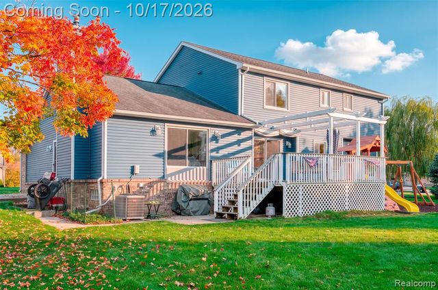3340 Bennington Drive, Wixom, MI 48393