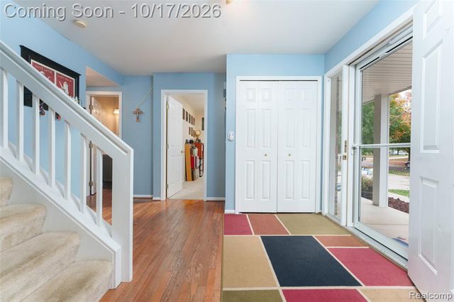 3340 Bennington Drive, Wixom, MI 48393