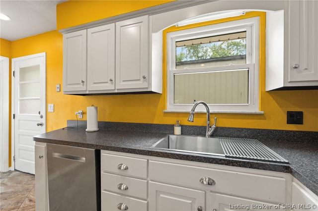 2720 Wahoo Drive, New Albany, IN 47150