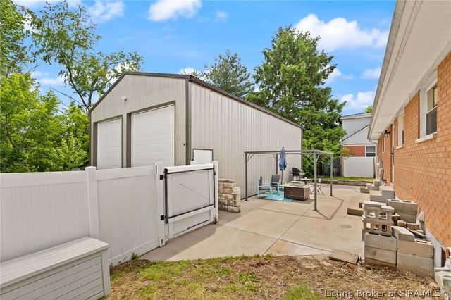2720 Wahoo Drive, New Albany, IN 47150