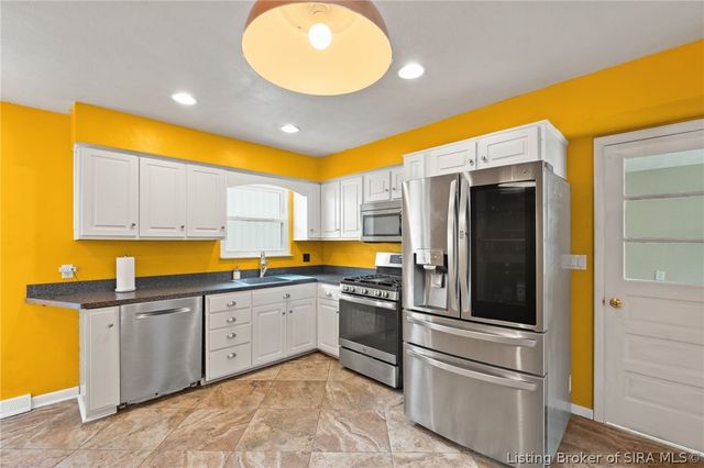 2720 Wahoo Drive, New Albany, IN 47150