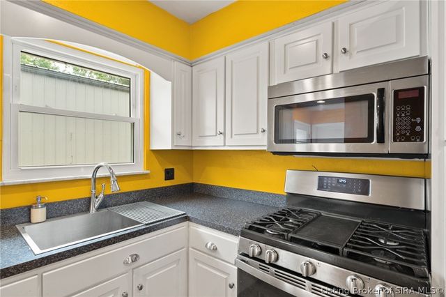 2720 Wahoo Drive, New Albany, IN 47150
