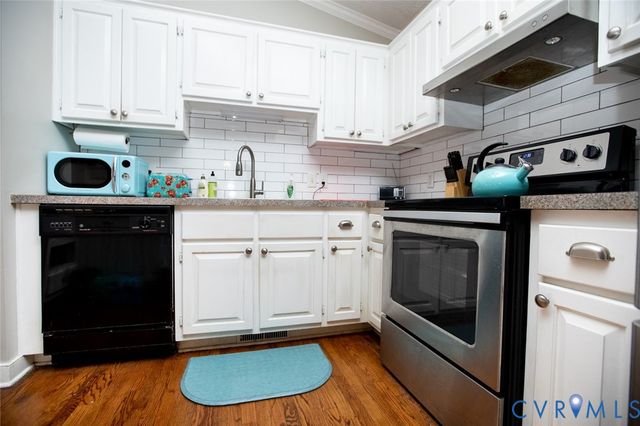 111 Poplar Hill Dr, Farmville, VA 23901