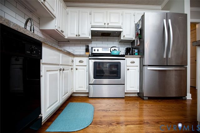 111 Poplar Hill Dr, Farmville, VA 23901