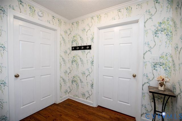 111 Poplar Hill Dr, Farmville, VA 23901