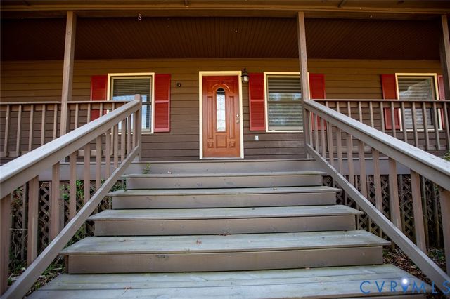 111 Poplar Hill Dr, Farmville, VA 23901