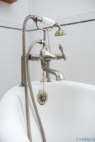 111 Poplar Hill Dr, Farmville, VA 23901