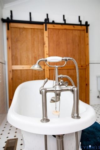 111 Poplar Hill Dr, Farmville, VA 23901