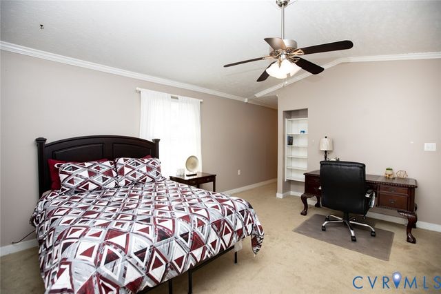 111 Poplar Hill Dr, Farmville, VA 23901