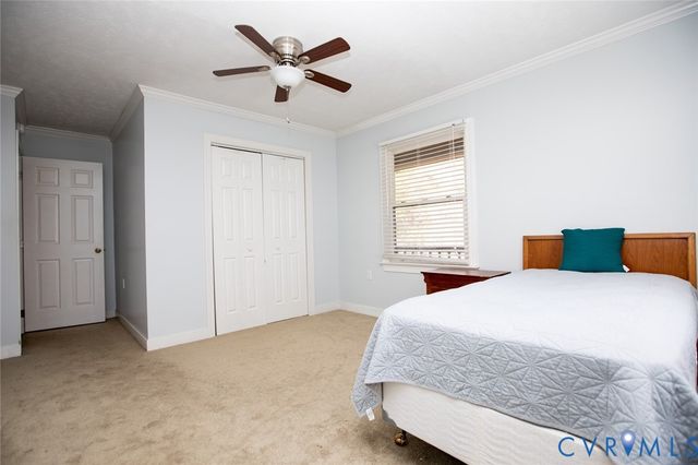 111 Poplar Hill Dr, Farmville, VA 23901