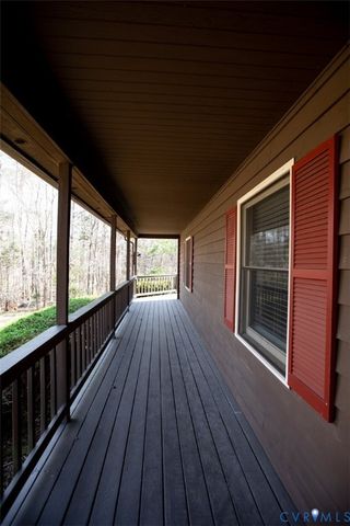 111 Poplar Hill Dr, Farmville, VA 23901