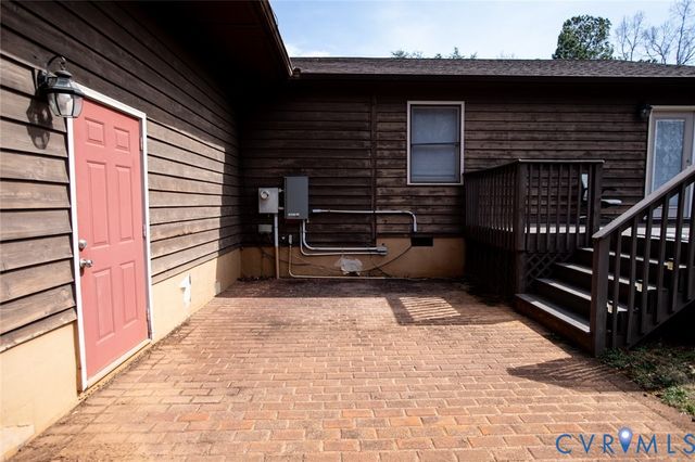 111 Poplar Hill Dr, Farmville, VA 23901