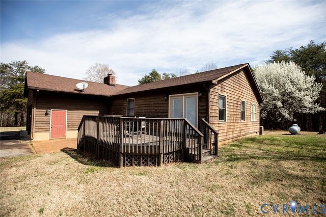 111 Poplar Hill Dr, Farmville, VA 23901