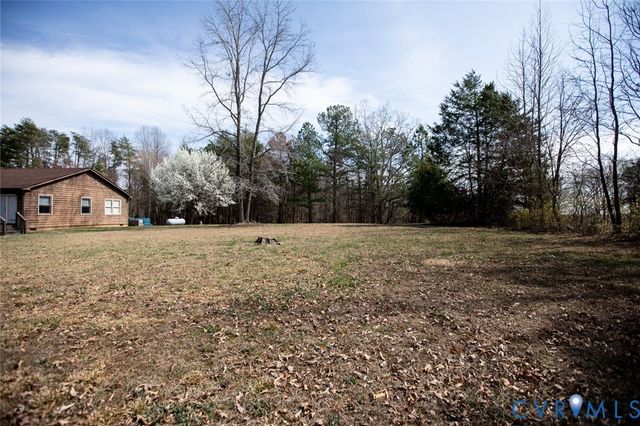 111 Poplar Hill Dr, Farmville, VA 23901