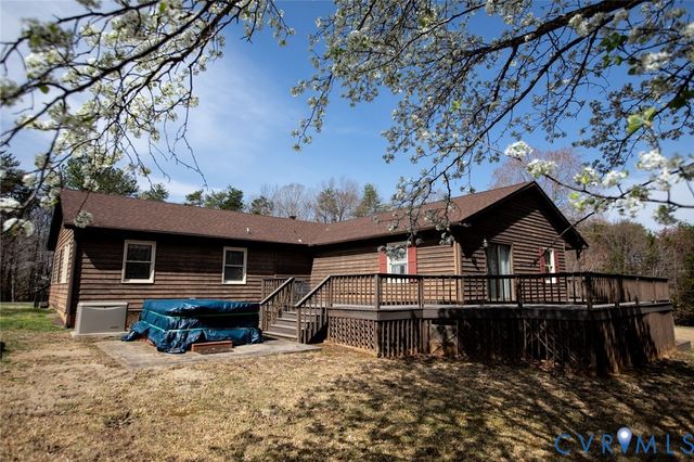 111 Poplar Hill Dr, Farmville, VA 23901