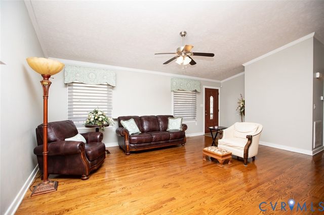 111 Poplar Hill Dr, Farmville, VA 23901