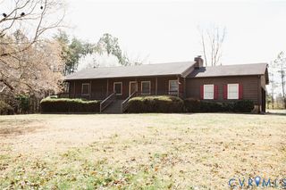 111 Poplar Hill Dr, Farmville, VA 23901