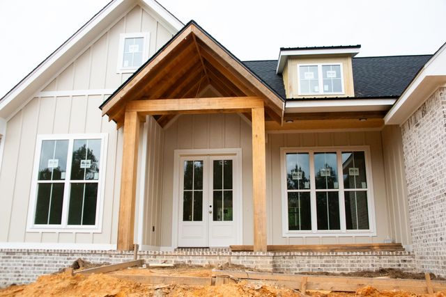 32 Redmont Dr., Sumrall, MS 39492