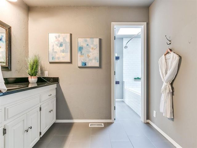 2725 NW 58th Street, Oklahoma City, OK 73112