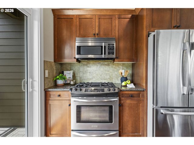 7503 Sw CAPITOL Hwy, Portland, OR 97219