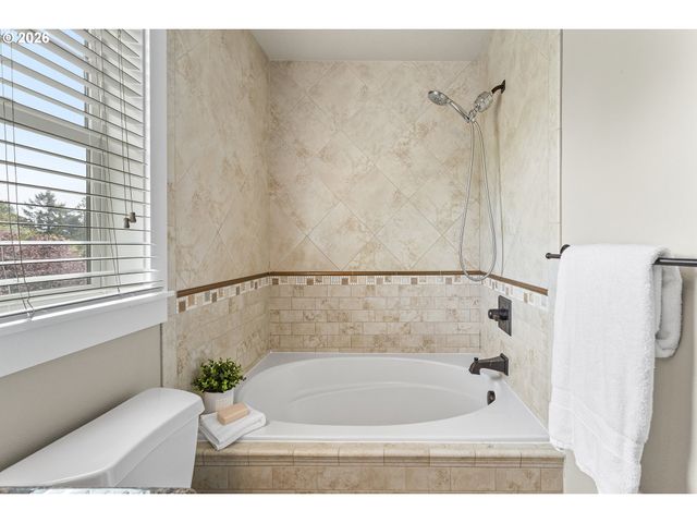 7503 Sw CAPITOL Hwy, Portland, OR 97219