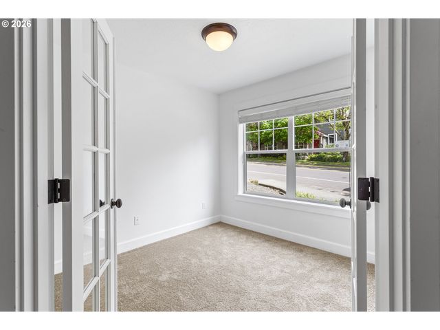 7503 Sw CAPITOL Hwy, Portland, OR 97219