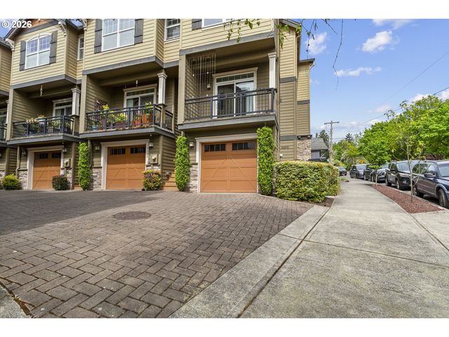 7503 Sw CAPITOL Hwy, Portland, OR 97219