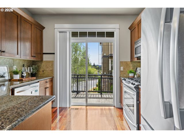 7503 Sw CAPITOL Hwy, Portland, OR 97219