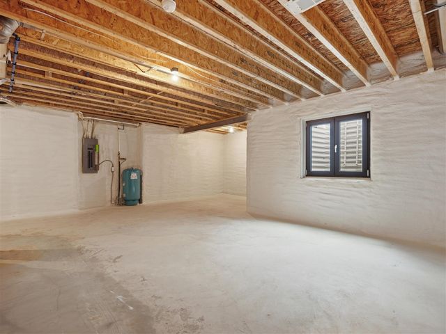 9034 York Crest Drive, Saline, MI 48176