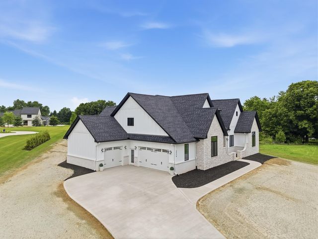 9034 York Crest Drive, Saline, MI 48176
