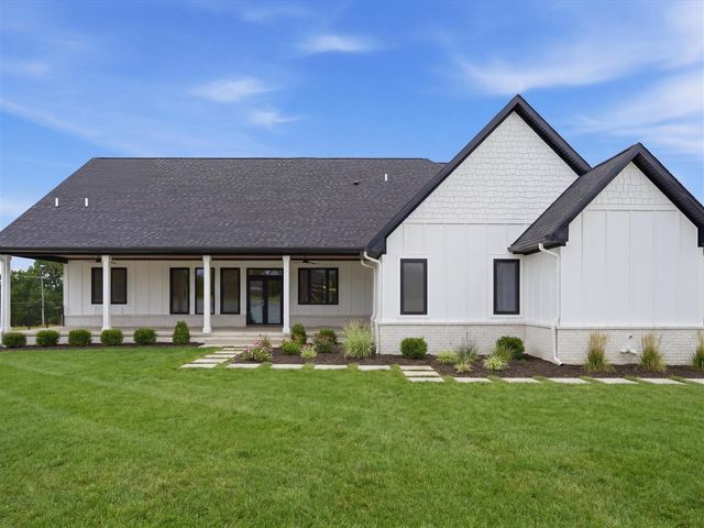 9034 York Crest Drive, Saline, MI 48176