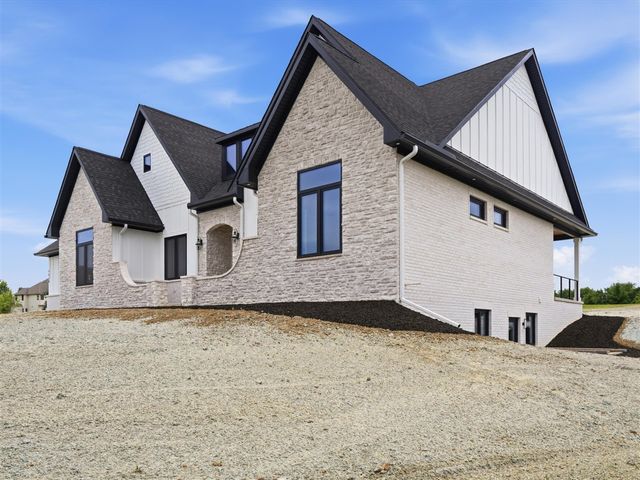 9034 York Crest Drive, Saline, MI 48176