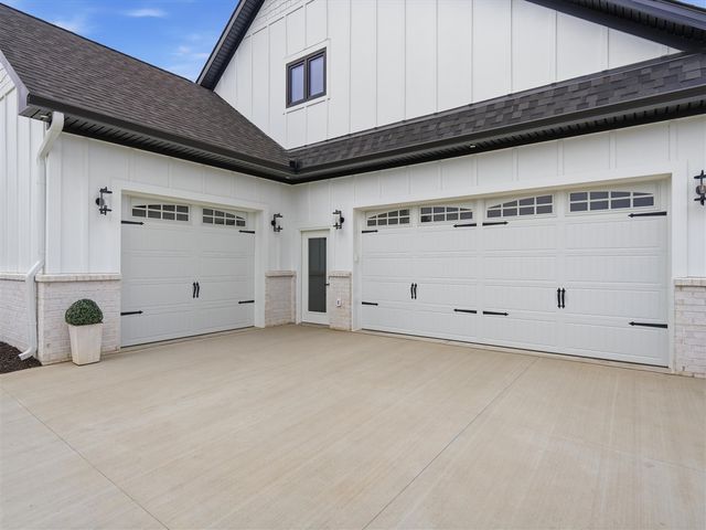 9034 York Crest Drive, Saline, MI 48176