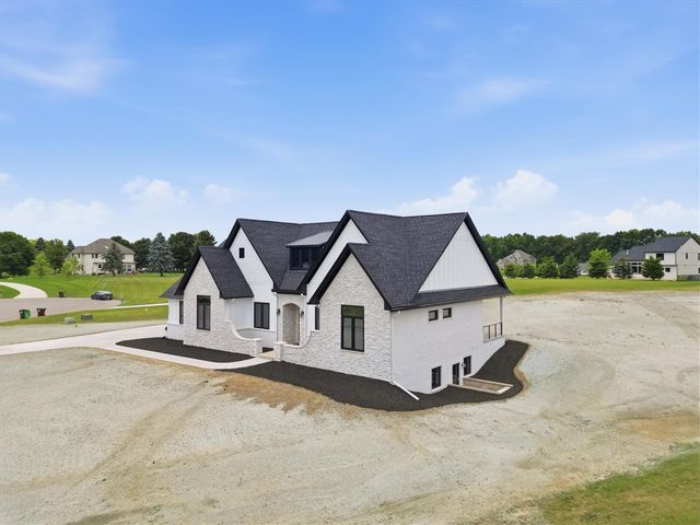 9034 York Crest Drive, Saline, MI 48176