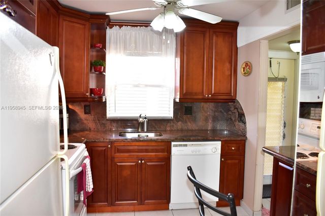 9801 Sunrise Lakes Boulevard 301, Sunrise, FL 33322