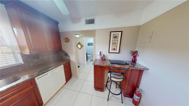 9801 Sunrise Lakes Boulevard 301, Sunrise, FL 33322
