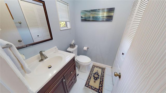 9801 Sunrise Lakes Boulevard 301, Sunrise, FL 33322