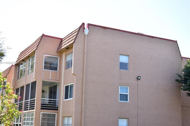 9801 Sunrise Lakes Boulevard 301, Sunrise, FL 33322